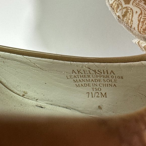 ANNE KLEIN "Akelisha" Patent Slingback Peep-Toe Bow Tan Nude Sz 7 - Picture 6 of 7